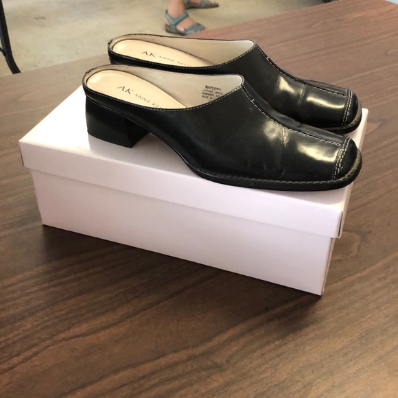 Anne Klein - Picture 1 of 2